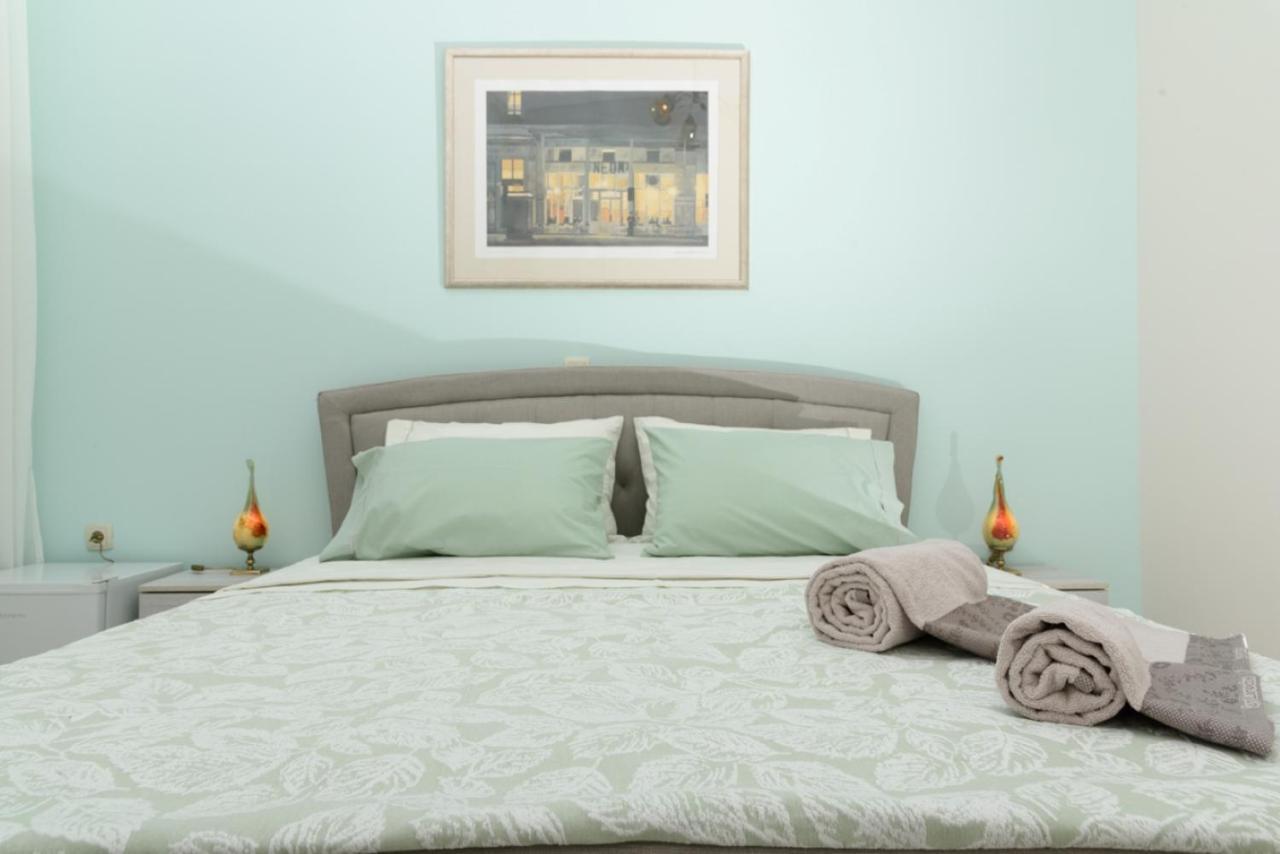 เทียซิส เอเธนส์ Bed & Breakfast ภายนอก รูปภาพ