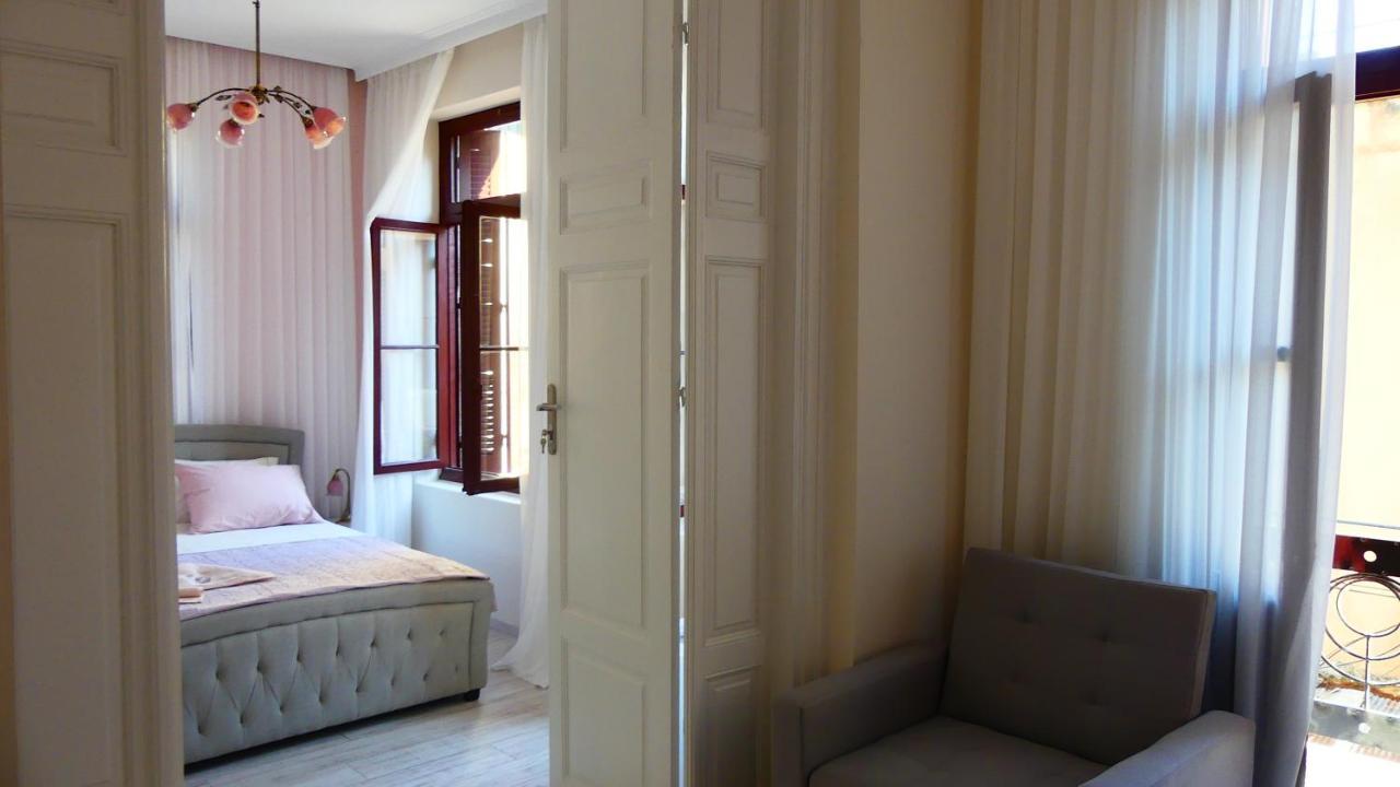 เทียซิส เอเธนส์ Bed & Breakfast ภายนอก รูปภาพ
