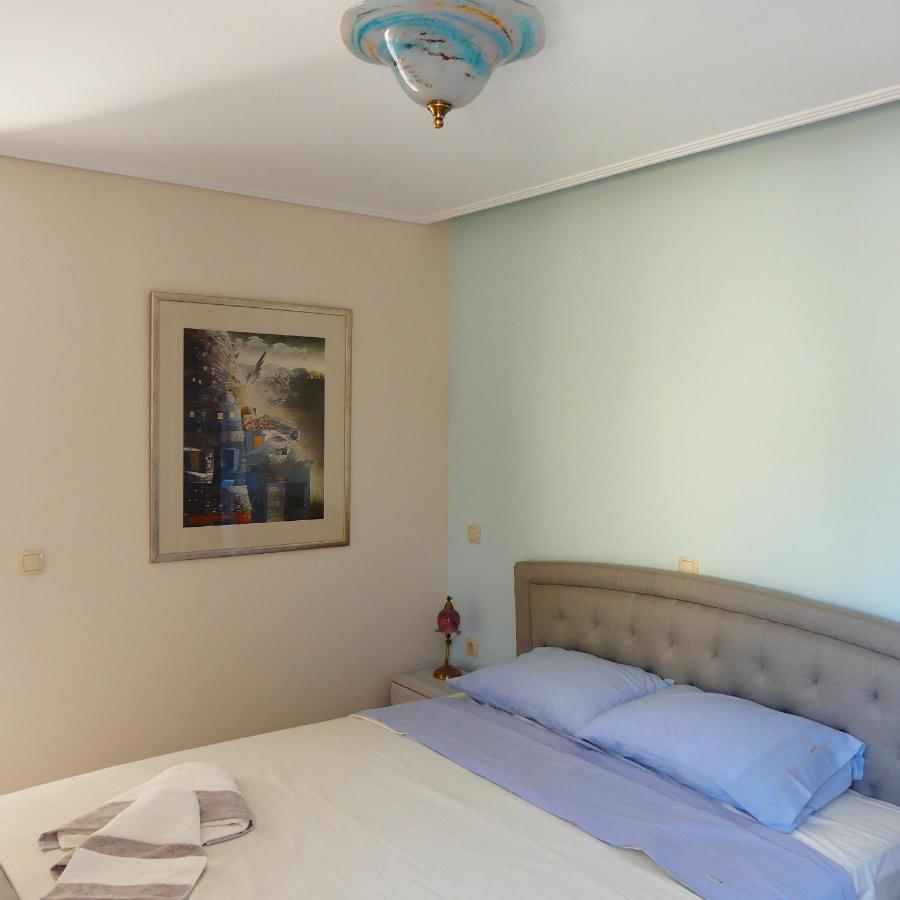 เทียซิส เอเธนส์ Bed & Breakfast ภายนอก รูปภาพ
