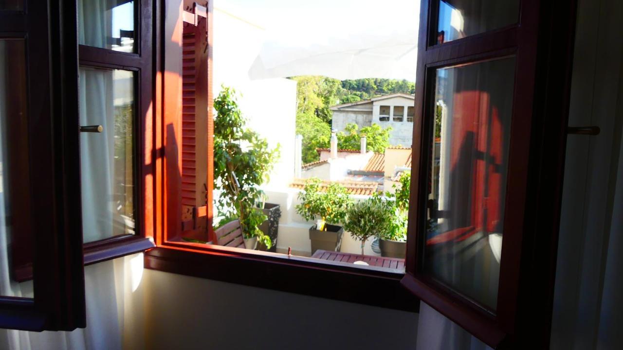 เทียซิส เอเธนส์ Bed & Breakfast ภายนอก รูปภาพ