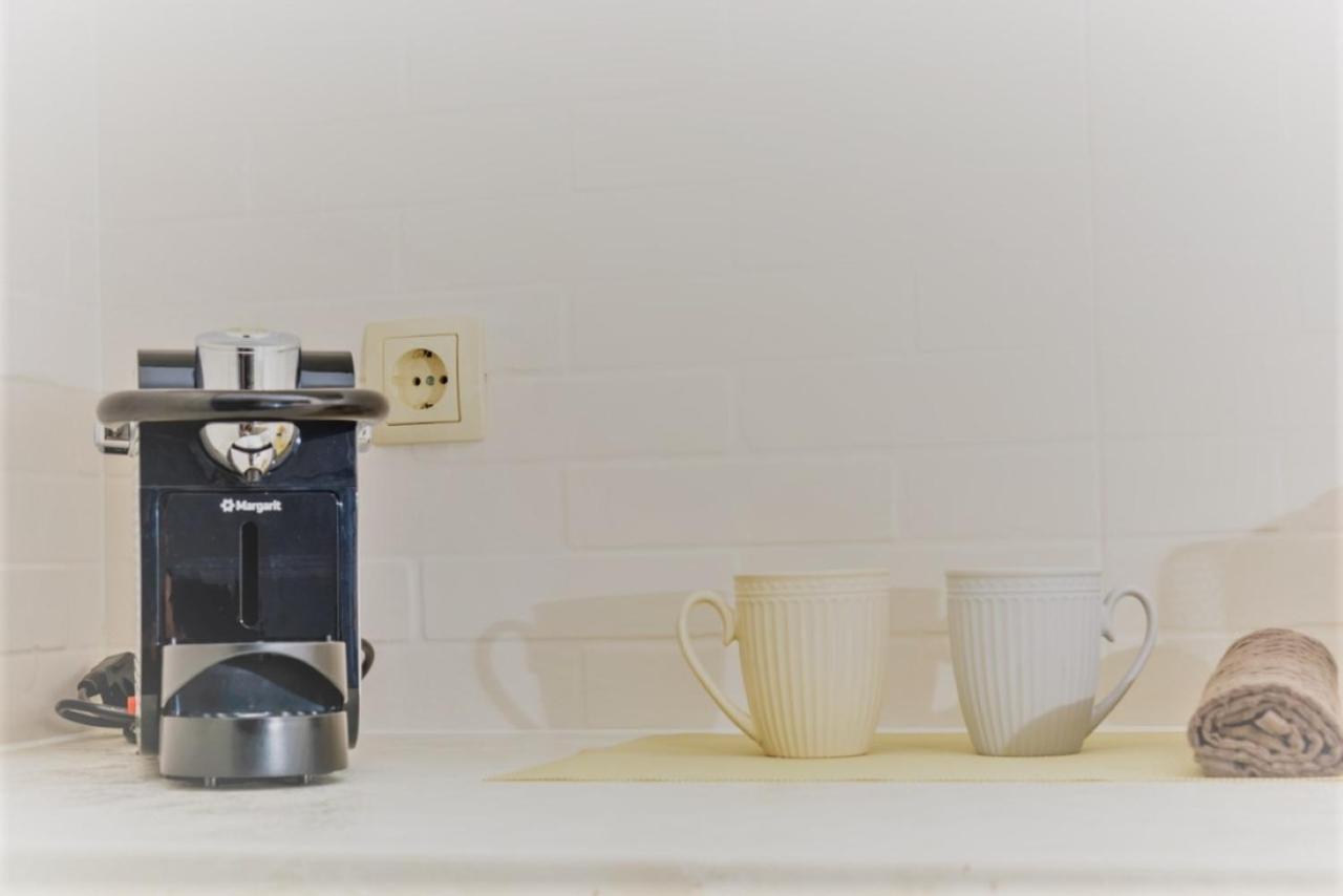 เทียซิส เอเธนส์ Bed & Breakfast ภายนอก รูปภาพ