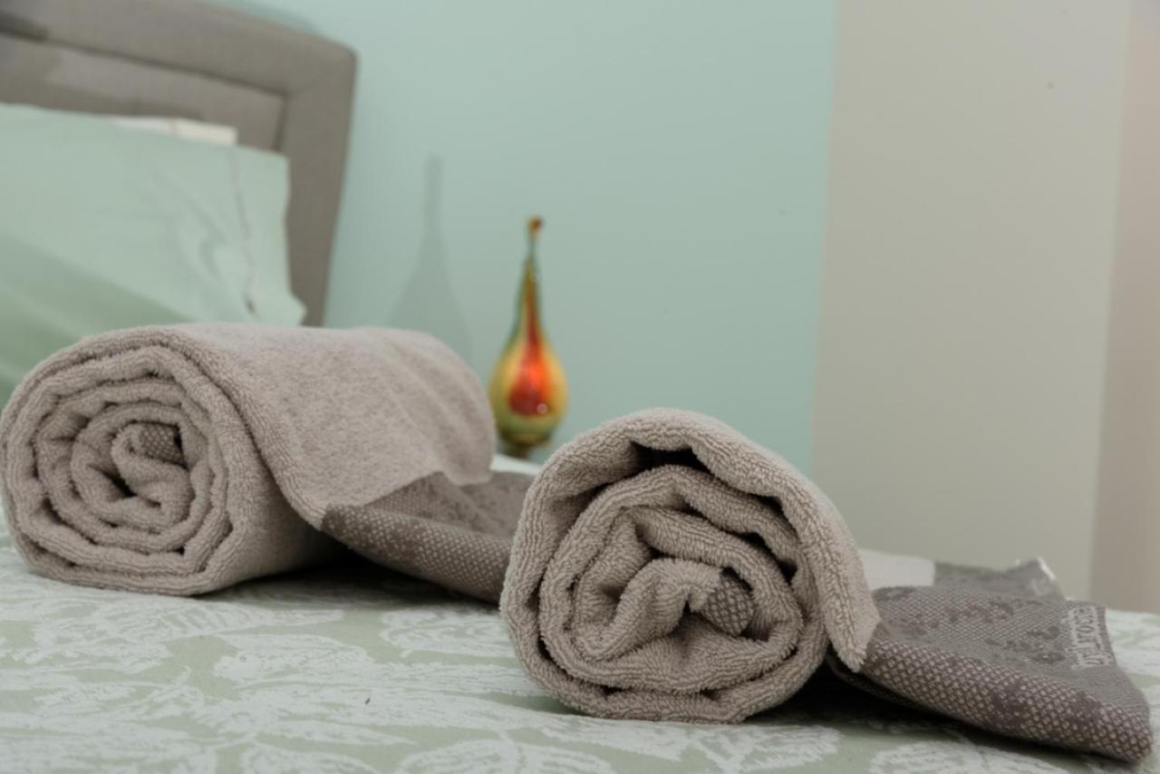 เทียซิส เอเธนส์ Bed & Breakfast ภายนอก รูปภาพ