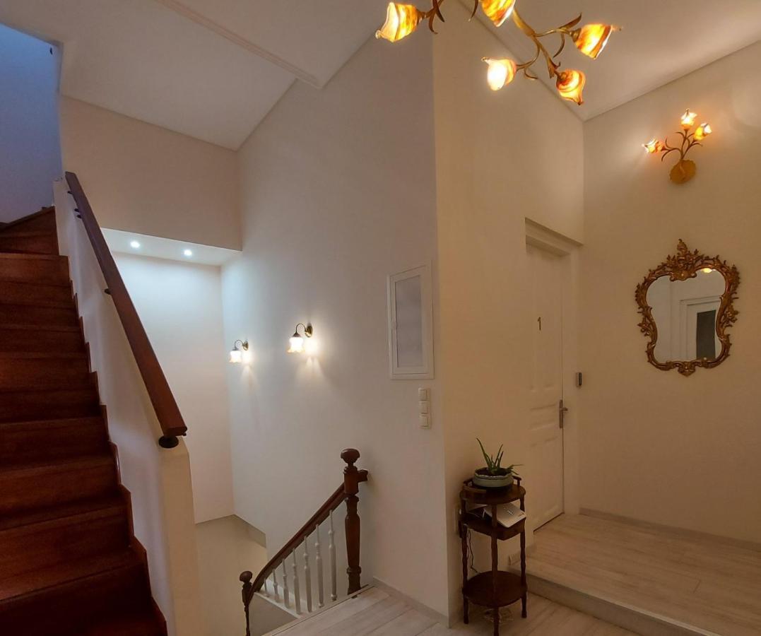 เทียซิส เอเธนส์ Bed & Breakfast ภายนอก รูปภาพ