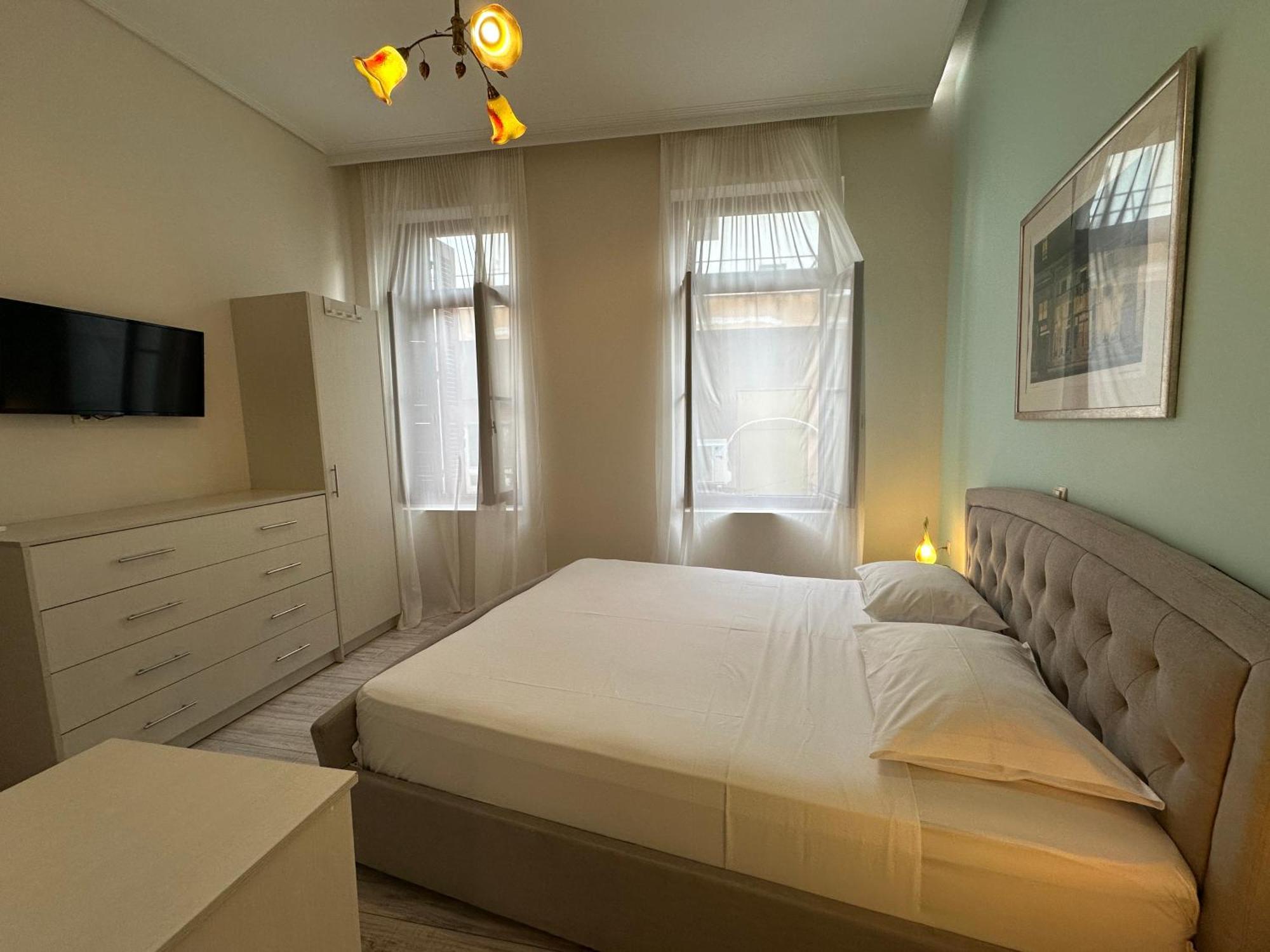 เทียซิส เอเธนส์ Bed & Breakfast ภายนอก รูปภาพ